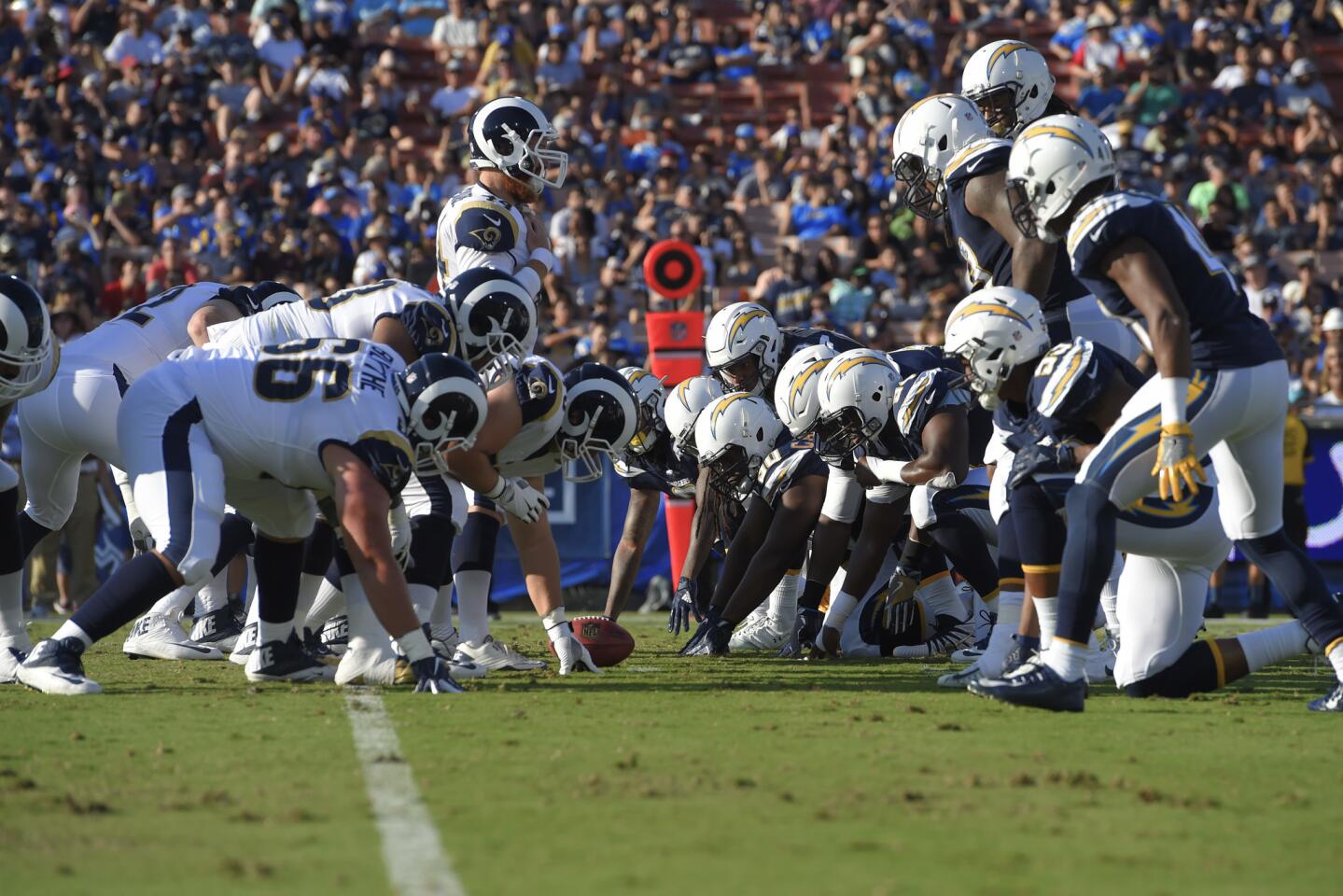 APphoto_Chargers Rams Football