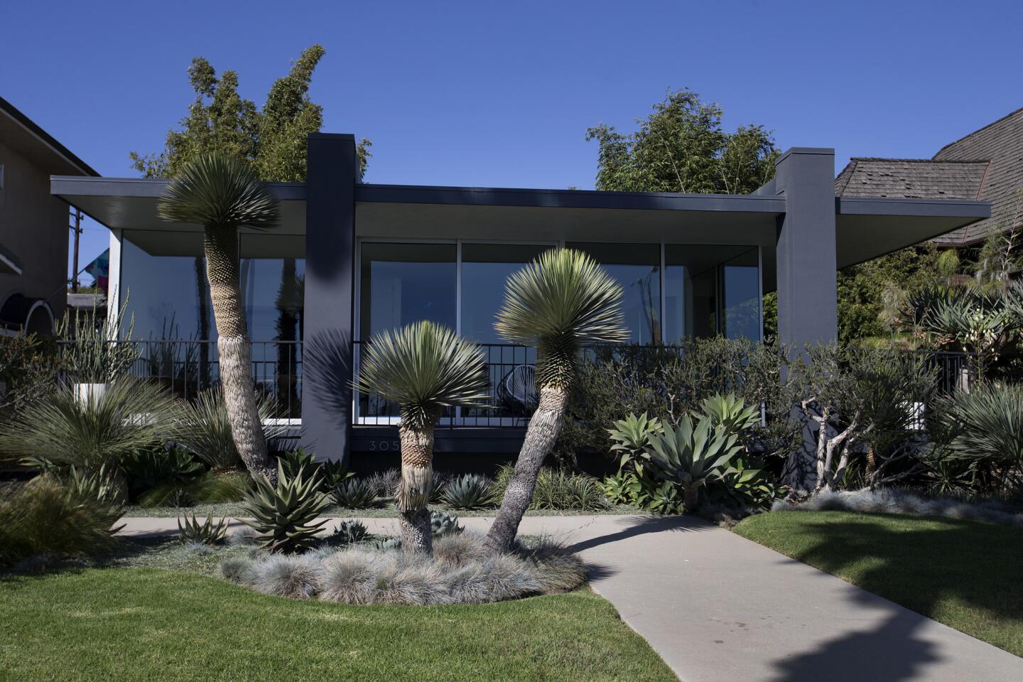 An Edward Killingsworth-designed house in Long Beach