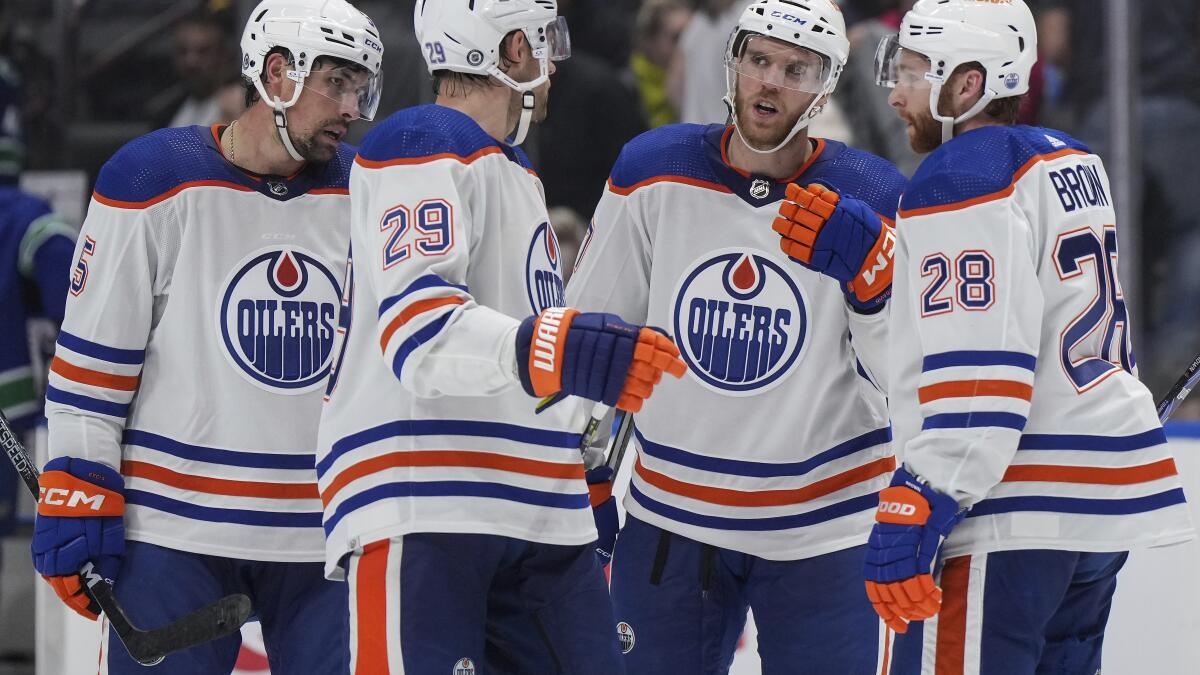Cam Atkinson scores twice, leading the Flyers to a 4-1 win over the Oilers, National Sports