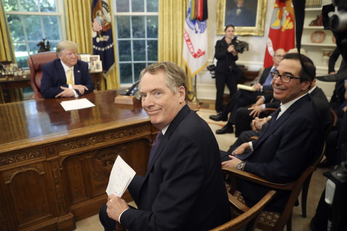  Robert Lighthizer in the Oval Office