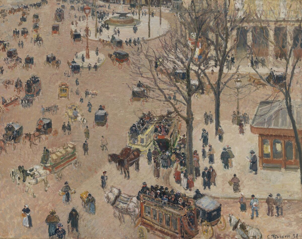 Camille Pissarro painted the 1898 "La Place du Theatre Francais," an aerial view from a room in l'Hotel du Louvre.