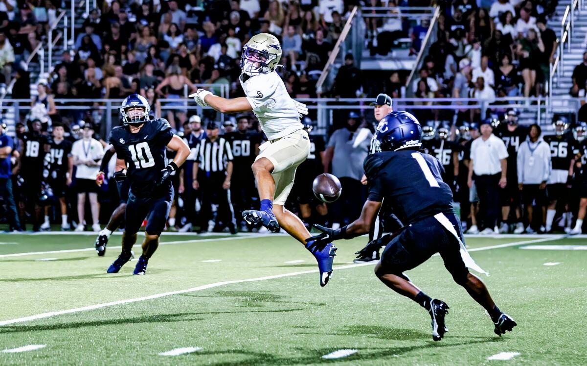 Jae'on Young of Sierra Canyon makes interception and returns it 74 yards for touchdown against St. john