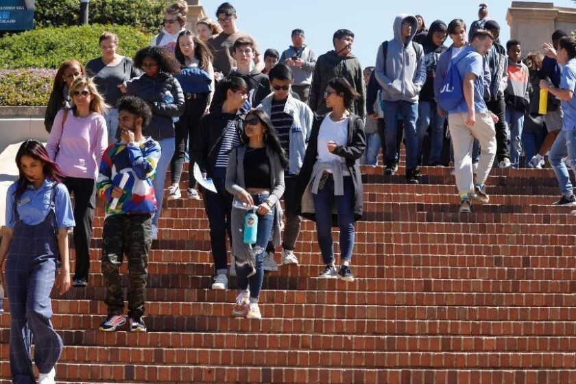 LOS ANGELES, CA - MARCH 13, 2019 ? Visiting students are lead on a tour by UCLA students down Janss Steps on the UCLA campus a day after the college bribery scandal in Los Angeles on March 13, 2019. (Genaro Molina/Los Angeles Times)