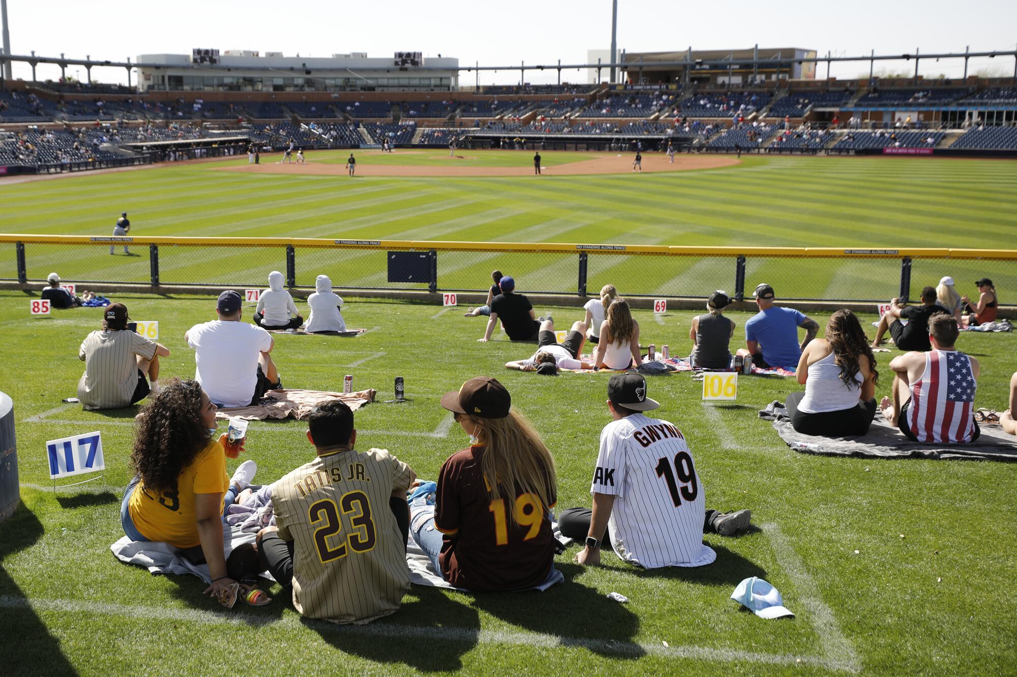 Photos: Fans take in Padres Spring Training games - The San Diego  Union-Tribune