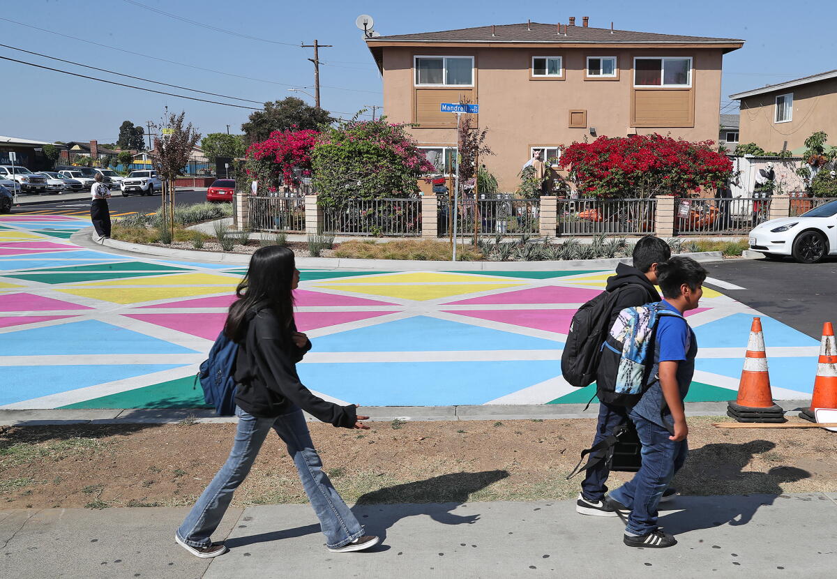 Amazon Beautification Project Huntington Beach marks completion of Oak View Neighborhood ...
