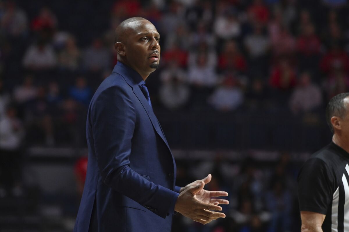 Memphis head coach Penny Hardaway reacts during the first half of an an NCAA college basketball game against Mississippi in Oxford, Miss., Saturday, Dec. 4, 2021. (AP Photo/Thomas Graning)