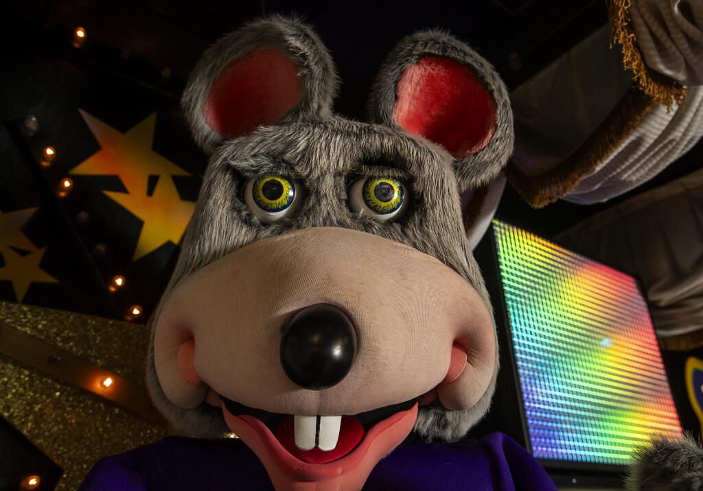 The Last Chuck E Cheese Animatronic Band In The World Los Angeles Times the-last-chuck-e-cheese-animatronic-band-in-the-world-los-angeles-times