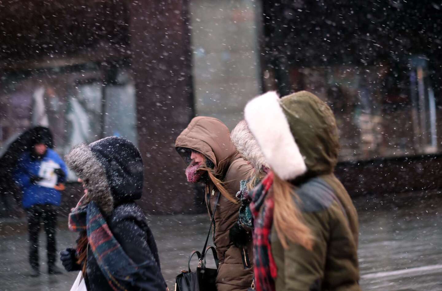 East Coast braces for major snowstorm