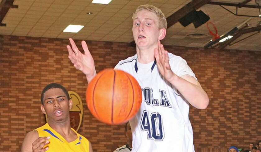 Los Angeles Loyola's 7-foot center Thomas Welsh has committed to UCLA.
