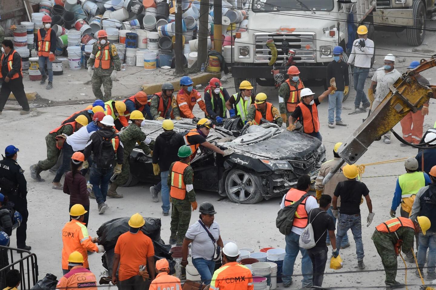 Powerful quake rocks Mexico