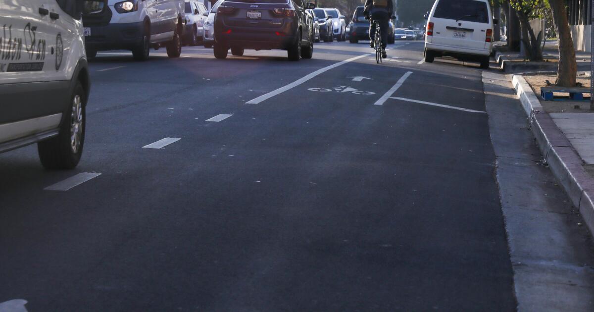我是一个在格里菲斯公园被撞的骑自行车的人。洛杉矶的道路很危险。