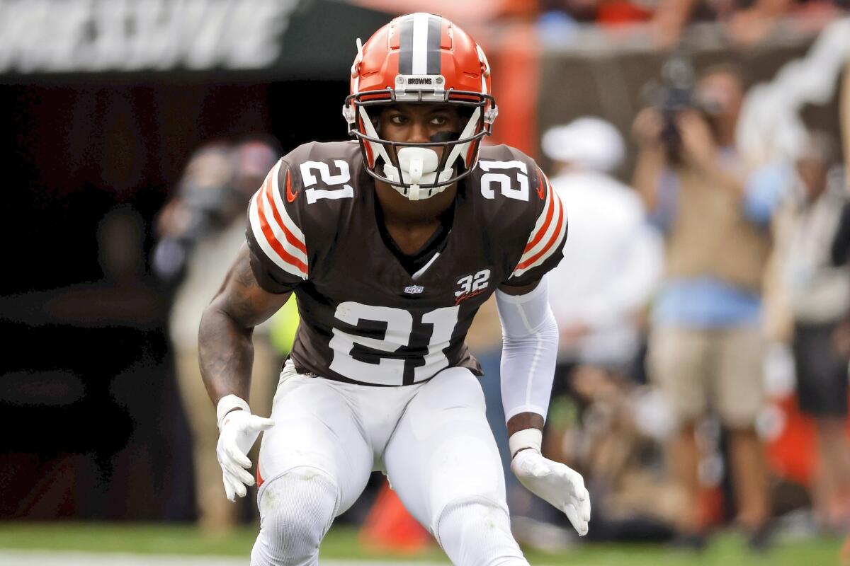 Browns CB Denzel Ward injures knee in practice. Pro Bowler questionable for playoff against Texans - The San Diego Union-Tribune