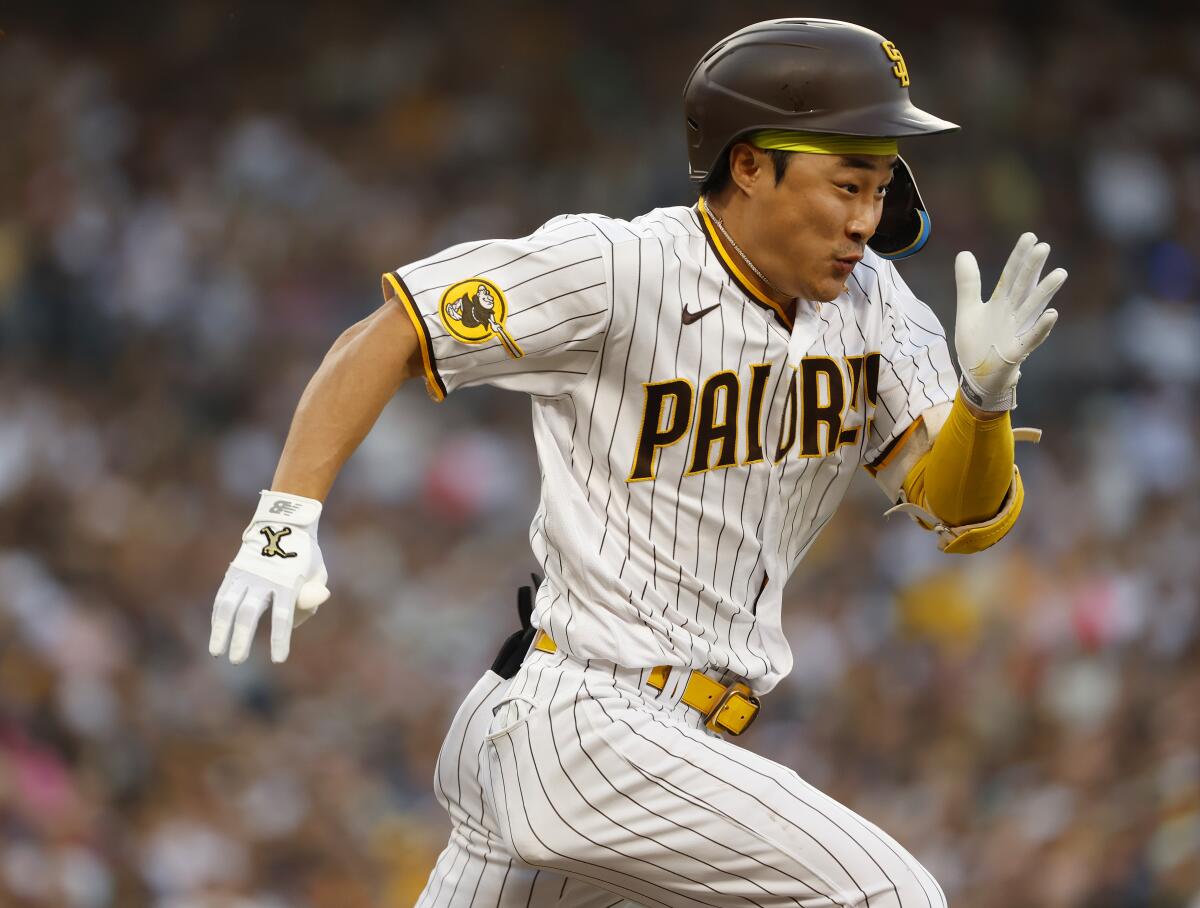 Ha-Seong Kim named Padres' winner of 2023 Heart & Hustle Award