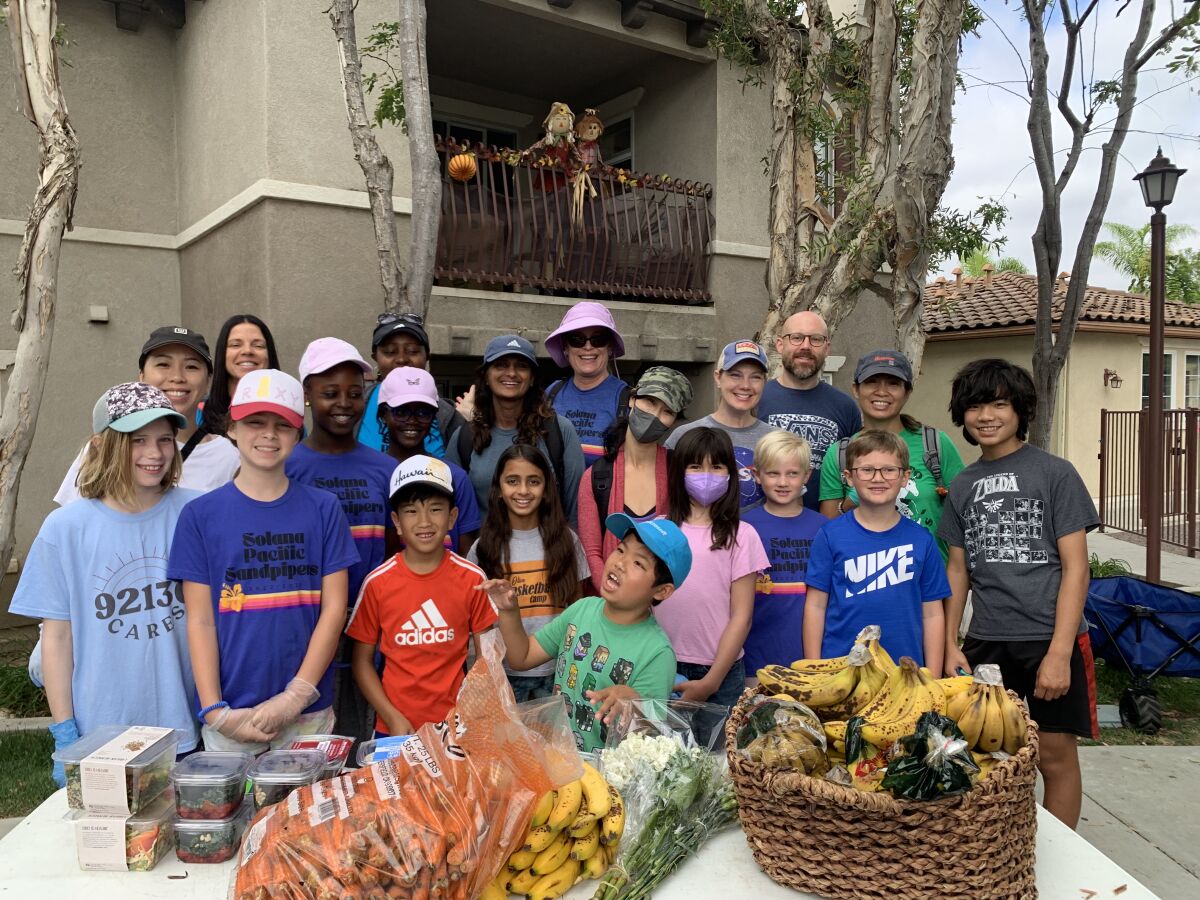 4th graders from Solana Pacific School and 92130 Cares 