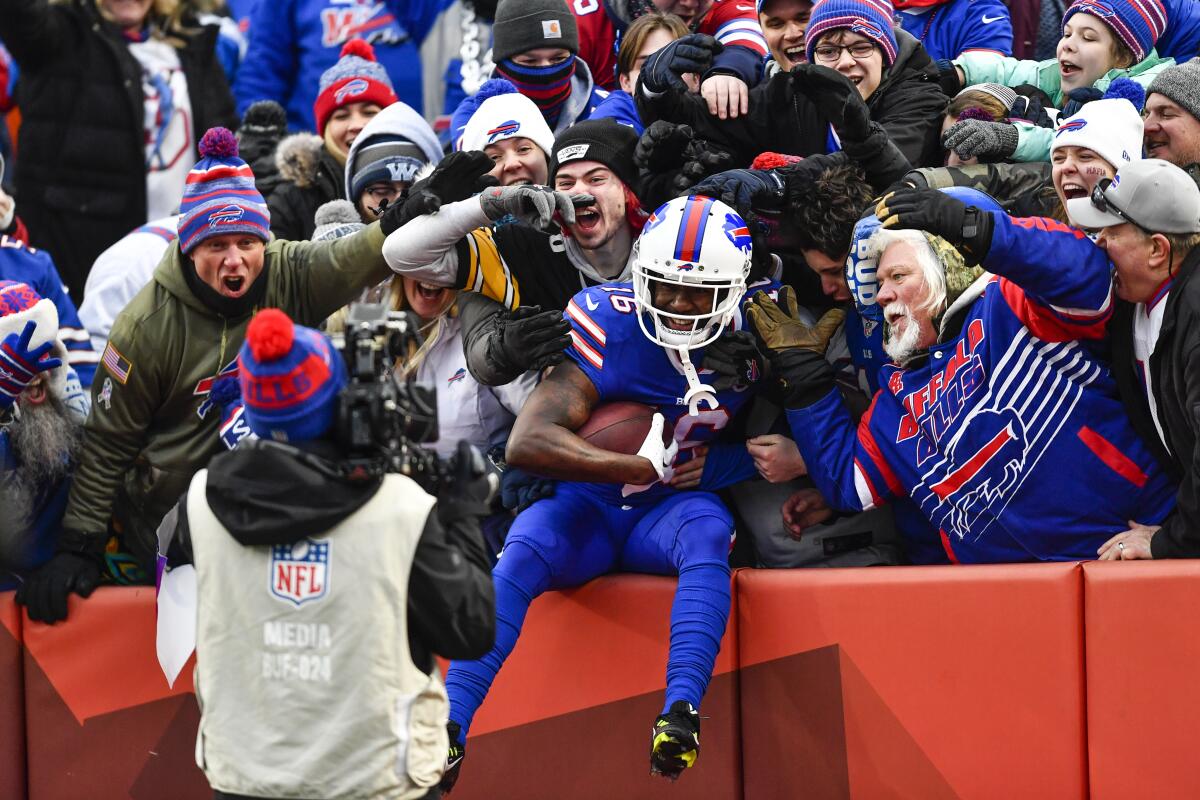 Bills win for Hamlin and eliminate Patriots from playoffs - The San Diego  Union-Tribune