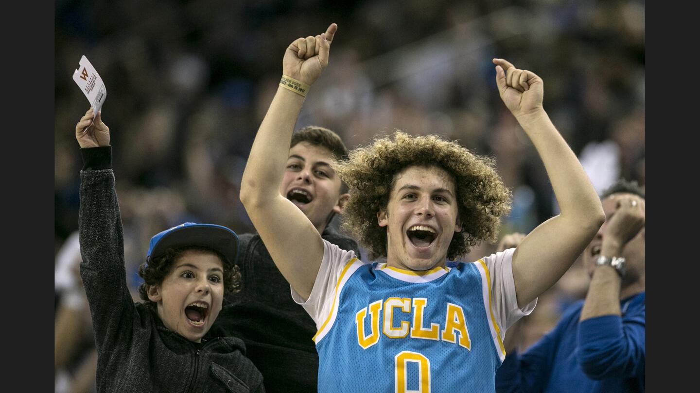 UCLA fans