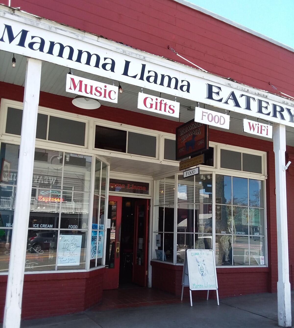 Mamma Llama Eatery and Cafe in Weaverville