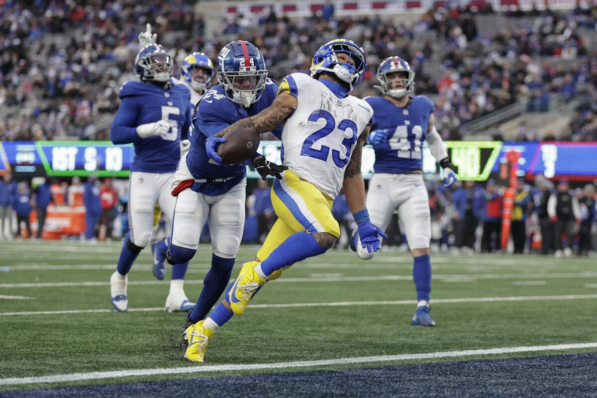 Rams running back Kyren Williams runs for a touchdown against the Giants.