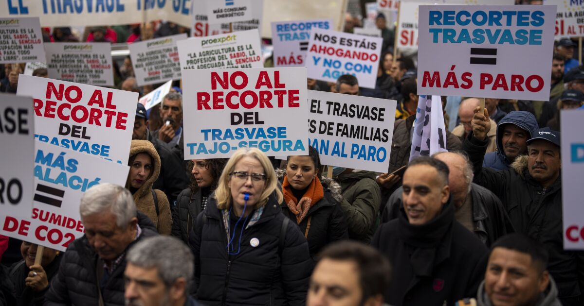 Agricultores espanhóis protestam pela proteção do rio Tejo