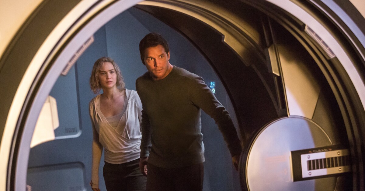 Jennifer Lawrence And Chris Pratt Are Lost In Space In The Predictable Sci Fi Thriller Passengers Los Angeles Times