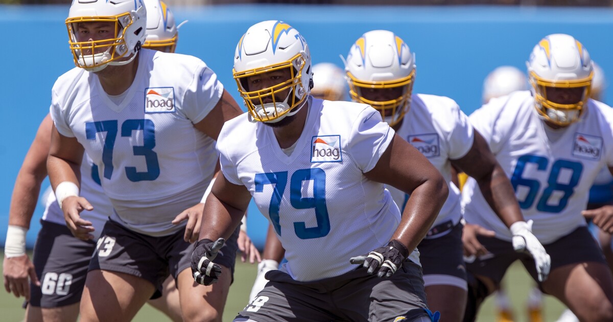 Trey Pipkins III or Storm Norton? Chargers nearing decision on starting right tackle
