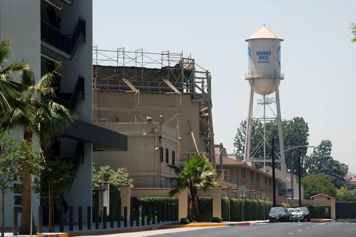 La torre de agua en el estudio Warner Bros. en Burbank.