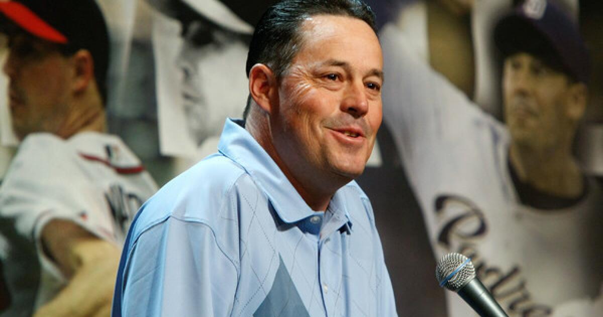 Greg Maddux to announce retirement Monday