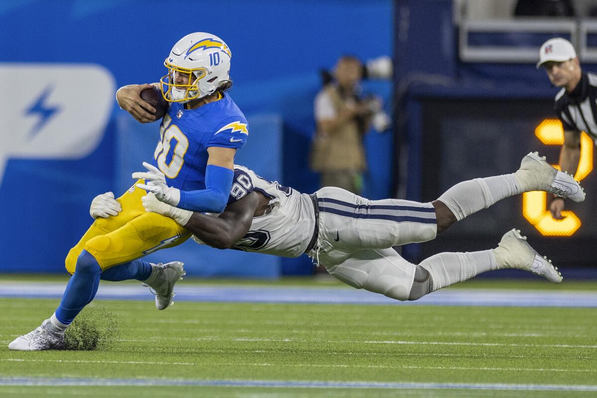 Once again, Justin Herbert can't rescue Chargers in clutch - Los Angeles  Times
