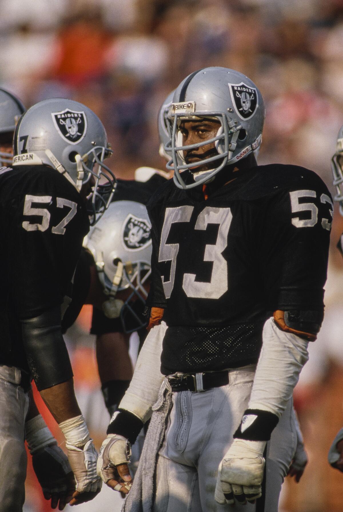 رود مارتن، بطل سوبر بول للرايدرز ونجمة جامعة جنوب كاليفورنيا، يتوفي عن 72 عامًا رود مارتن، بطل سوبر بول للرايدرز ونجمة جامعة جنوب كاليفورنيا، يتوفي عن 72 عامًا