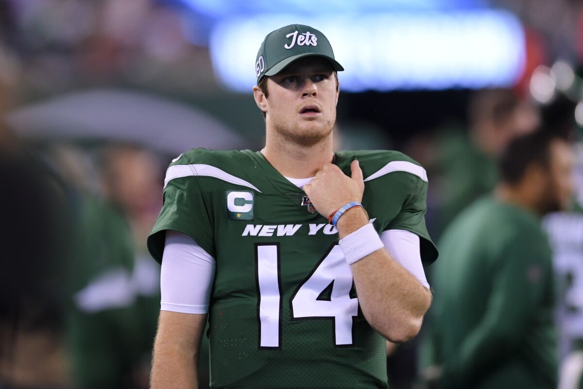 New York Jets quarterback Sam Darnold had a miserable game against the New England Patriots on Monday night.