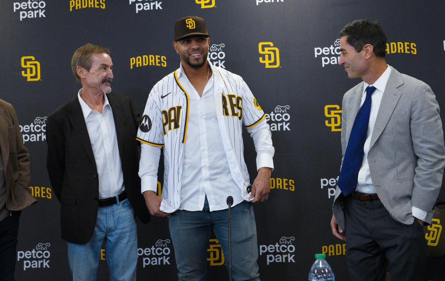 Spring training jerseys are in my dudes! : r/Padres