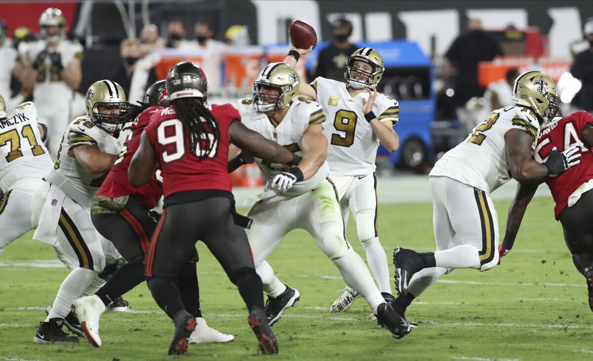 New Orleans Saints quarterback Drew Brees throws a pass against the Tampa Bay Buccaneers.