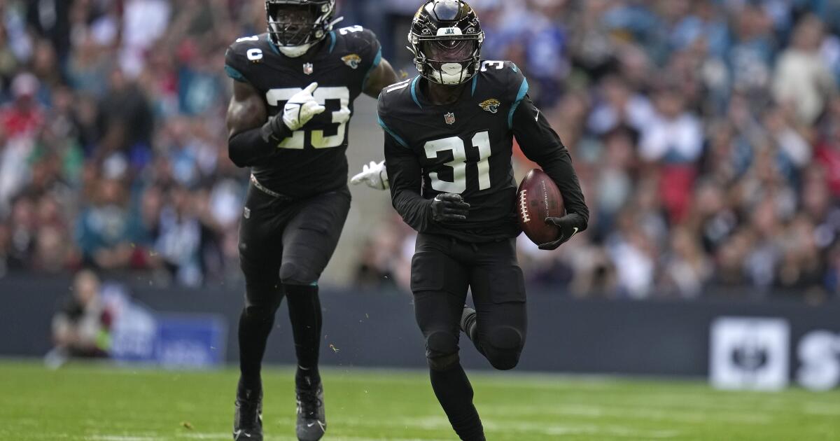 Lawrence, Ridley and defense help Jaguars beat Falcons 23-7 in London - The  San Diego Union-Tribune