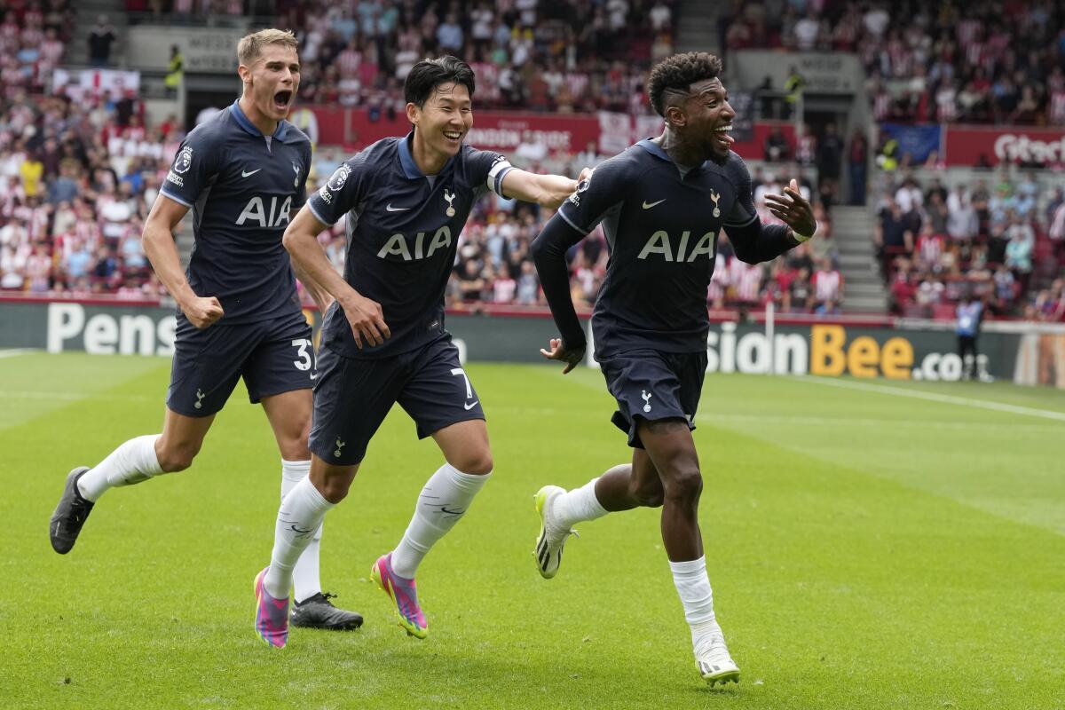 Why haven't Spurs worn their away kit after 13 games this season?