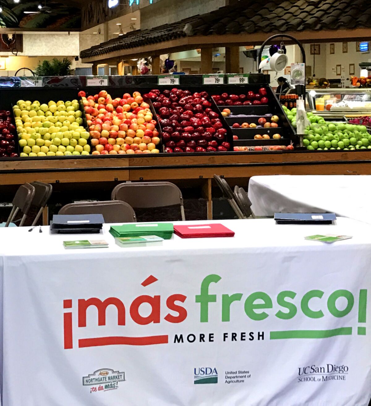 The ¡Más Fresco! More Fresh Program is a partnership between various institutions.