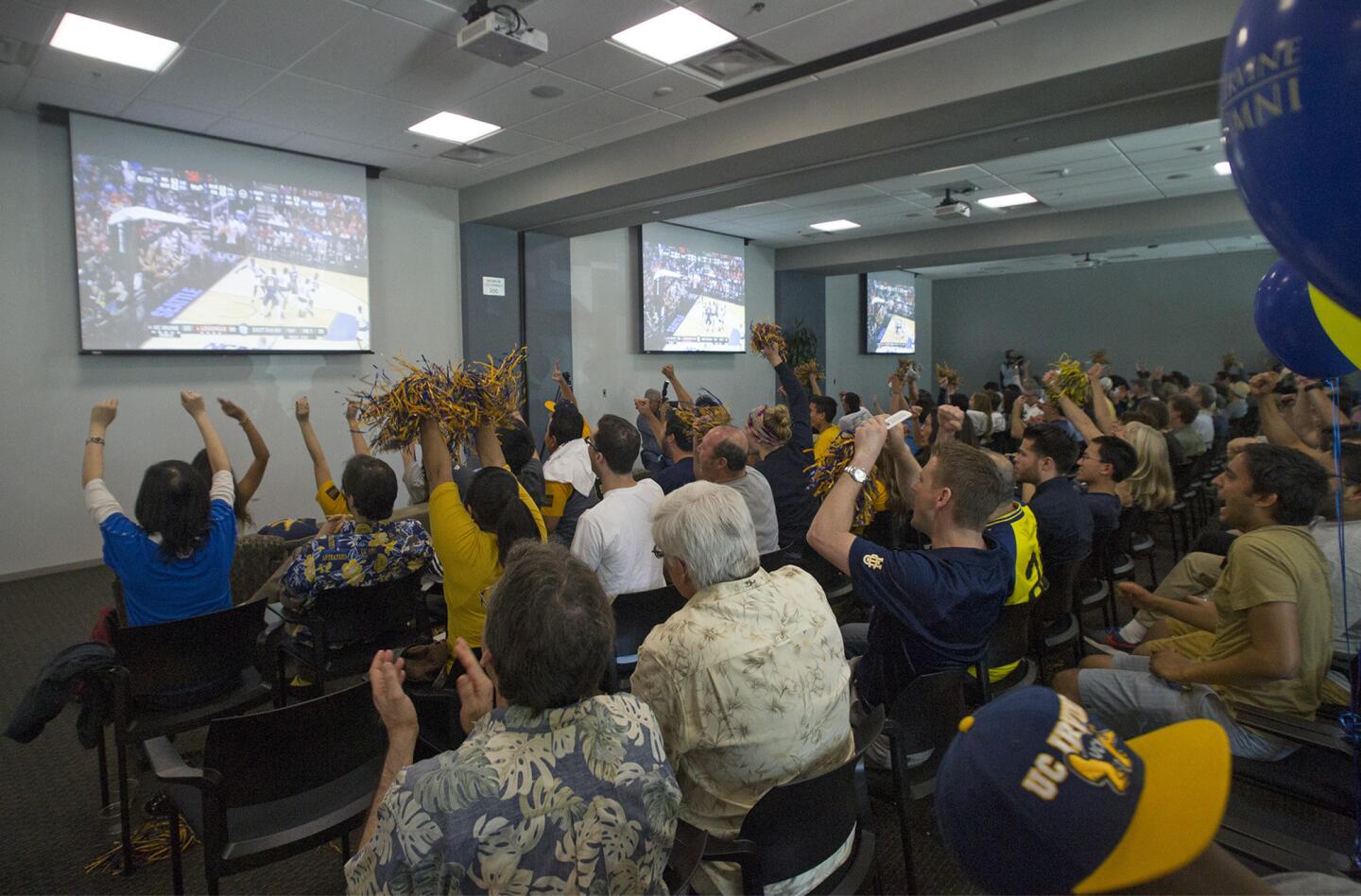 tn-dpt-photo-gallery-anteaters-fans-watch-the-003