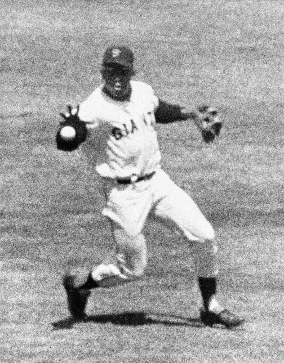 Willie Mays and the basket catch — excerpt from his upcoming book - The San  Diego Union-Tribune