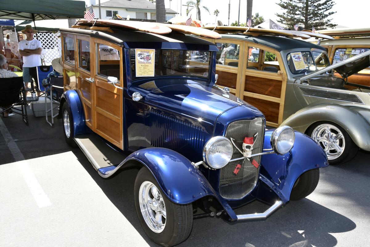 Participants at a previous Wavecrest Woodies event.