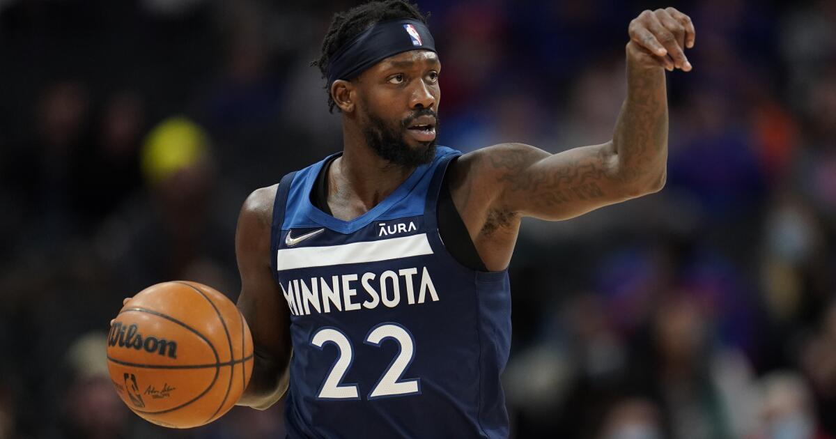 LA Clippers: Patrick Beverly courtside Zubac jersey shows Clips love