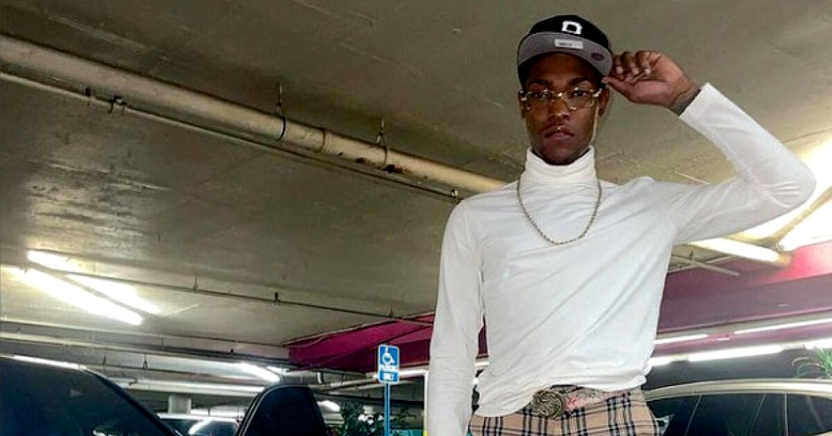 Compton man used Grindr to target and rob more than 20 gay men, prosecutors say Compton man used Grindr to target and rob more than 20 gay men, prosecutors say