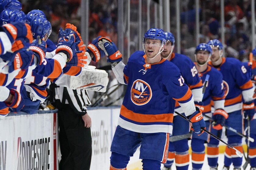 Islanders Shut Down Penguins Again To Advance To 2nd Round The San Diego Union Tribune