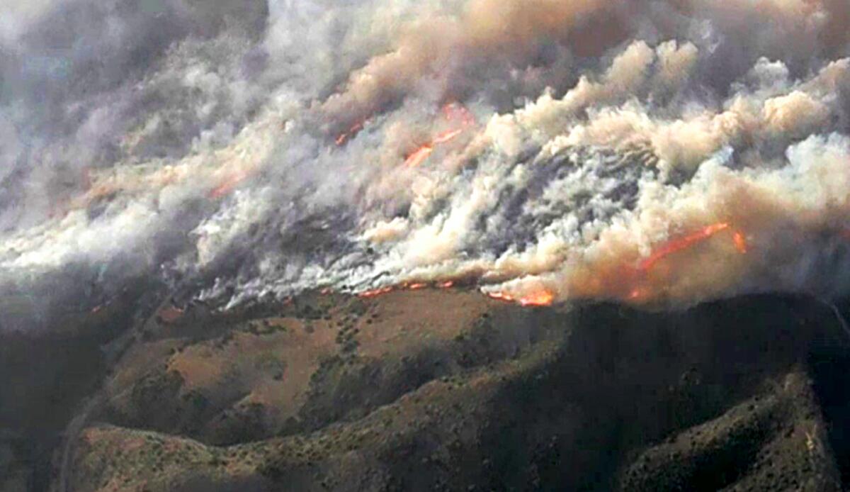 La vista de los incendios cerca de Irvine en California el 26 de octubre del 2020. 