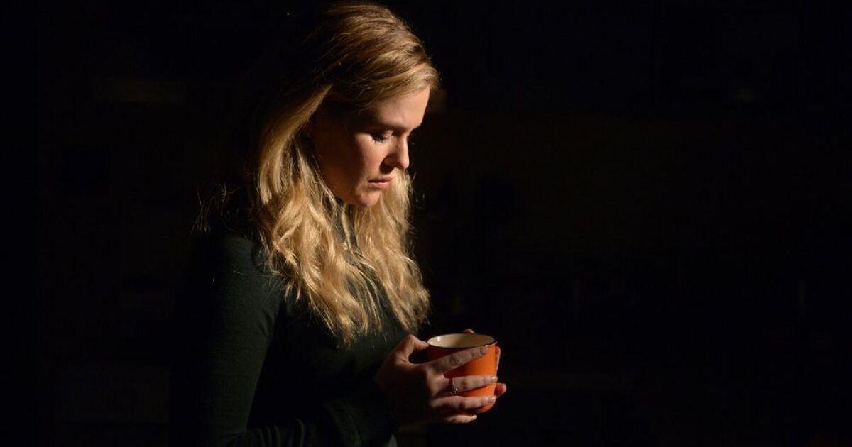 Review: She sees dead people... again. Psychic crime stopping in NBC's InBetween' - Angeles Times