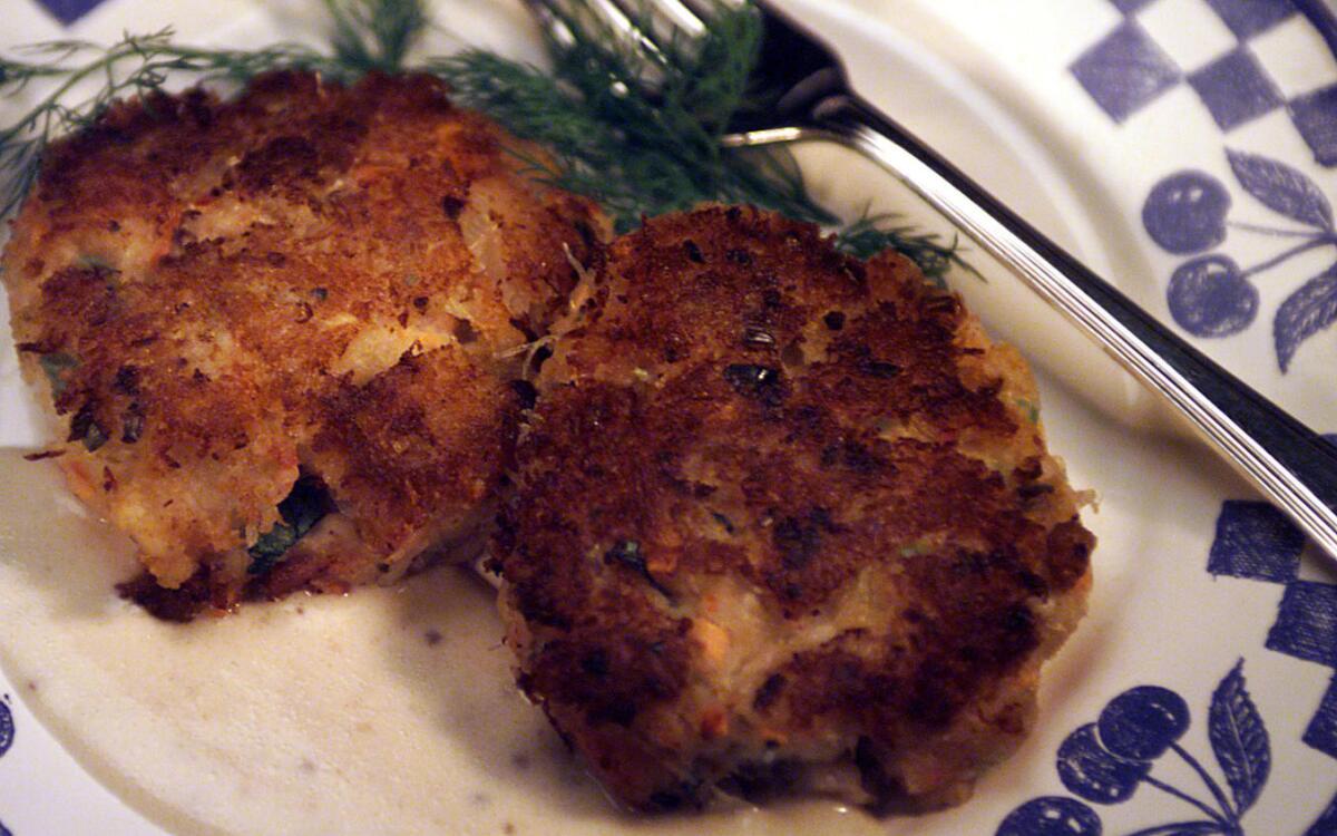 Crab cakes with mustard sauce