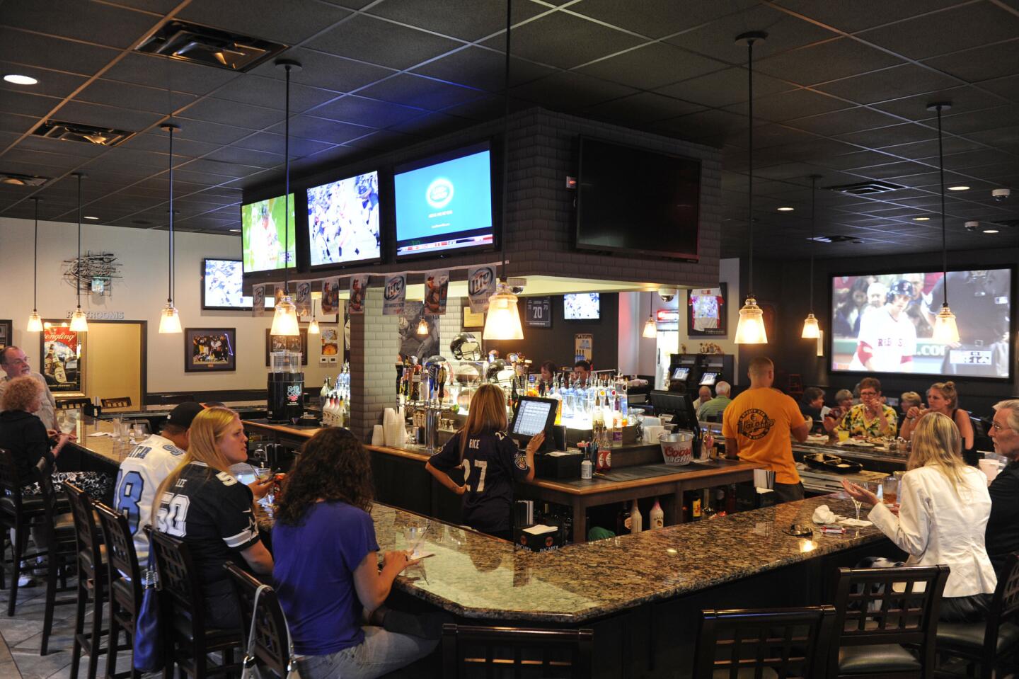 Playoff Sports Bar and Grill