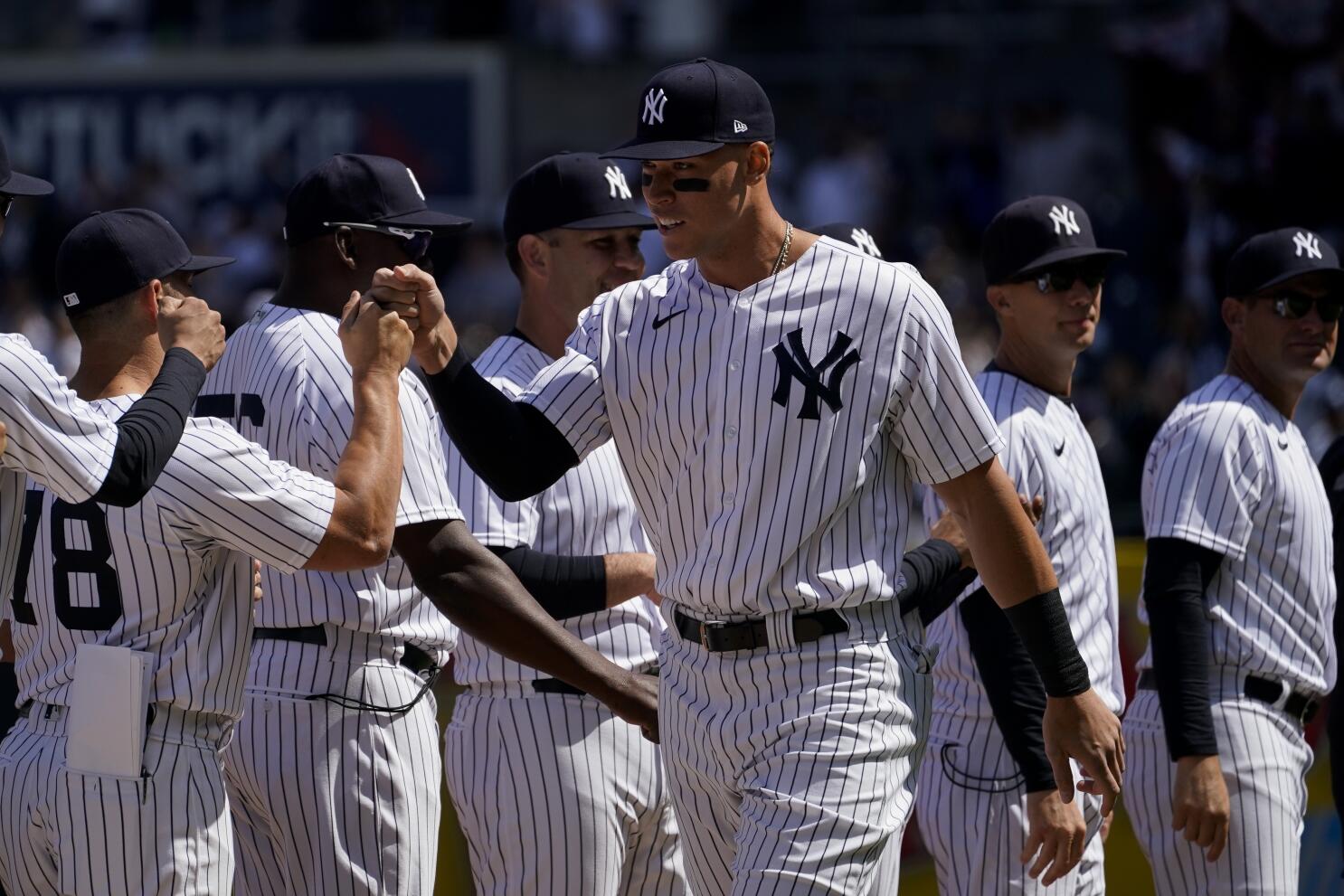 Aaron Judge en su papel de capitán de los Yankees, paga la cuenta de la  ropa de un novato en el equipo