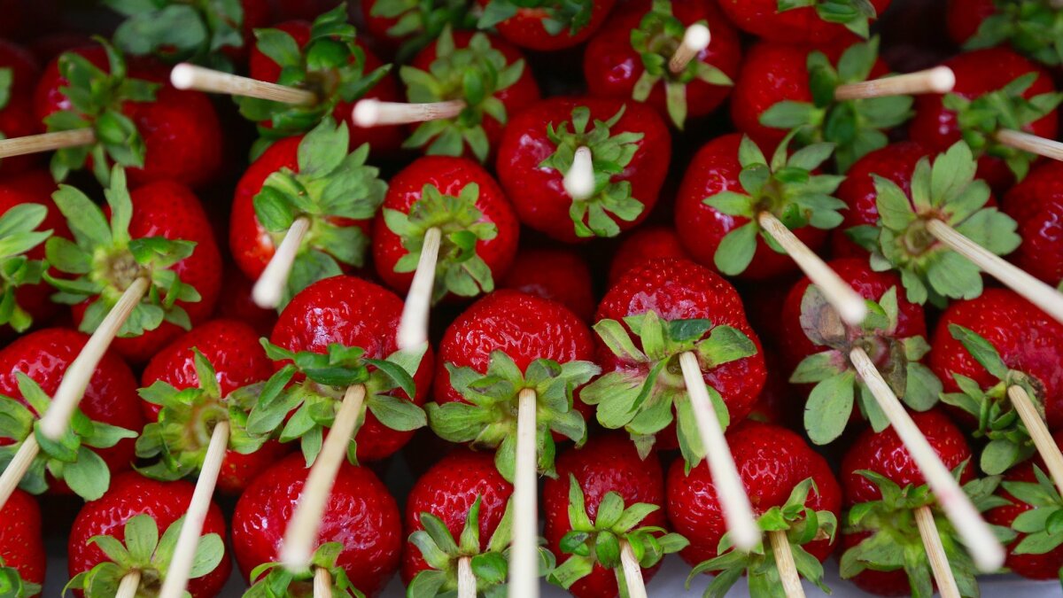 Sweet Treats And Summer Fun At Vista Strawberry Festival The San Diego Union Tribune