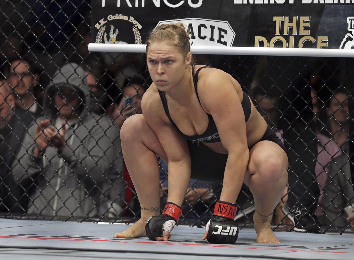 Ronda Rousey prepares for a UFC women's bantamweight title.