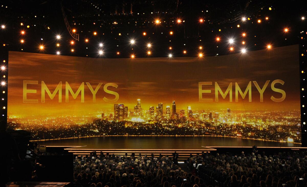 FILE - Una vista desde el escenario de la 71a entrega de los Premios Emmy en Los Angeles el 22 de septiembre de 2019. 