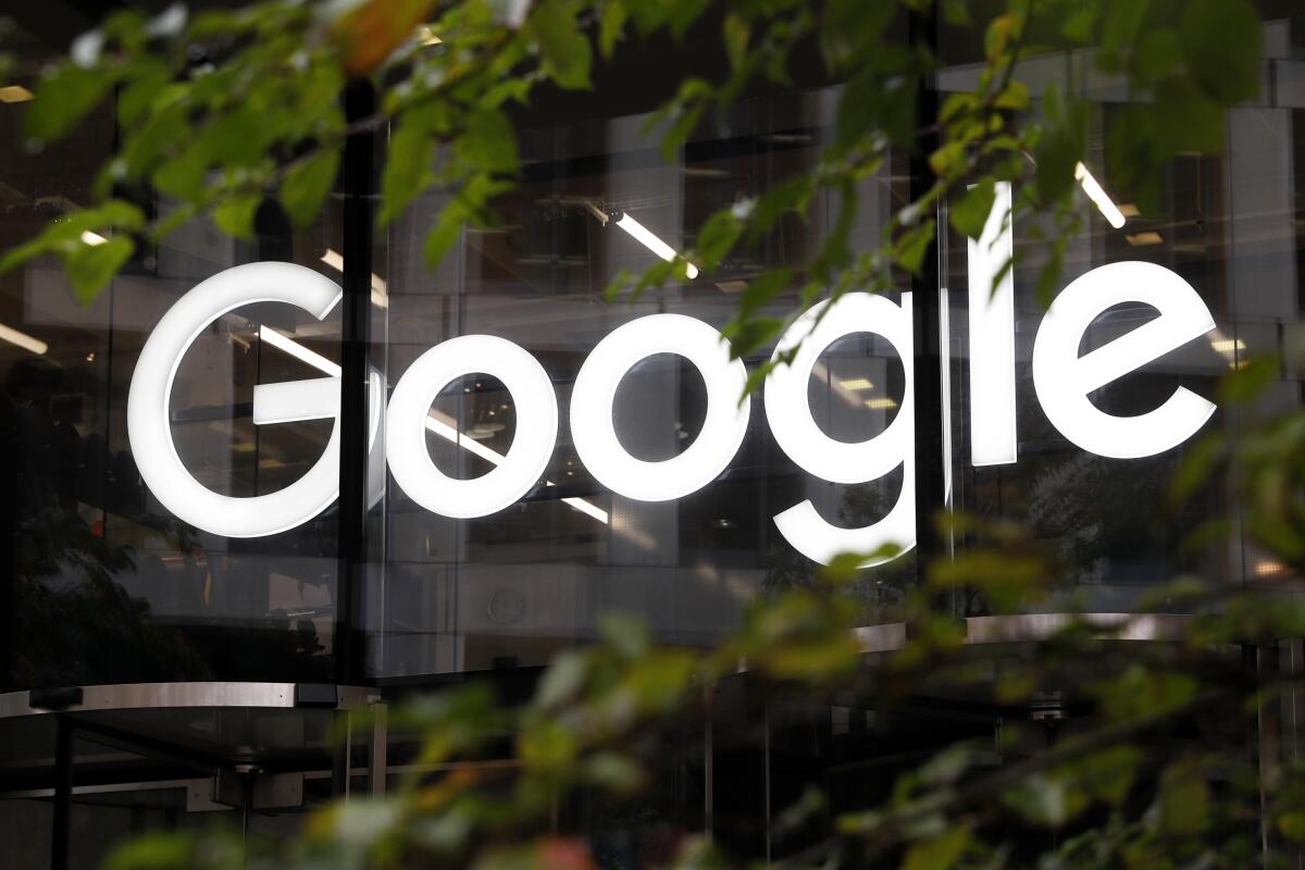 El logo de Google en sus oficinas de Granary Square, el 1 de noviembre 